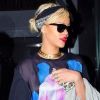 Rihanna, habillée d'un T-shirt Givenchy, d'un jean et de bottes Alexander Wang, s'apprêtait à quitter New York en se rendant à l'aéroport JFK. Le 18 mars 2012.