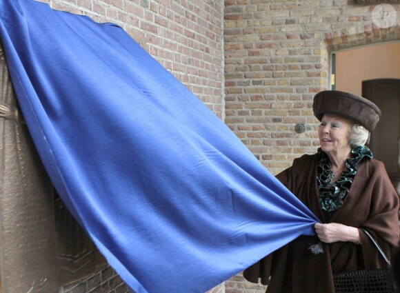 La reine Beatrix des Pays-Bas à l'abbaye de Middleburg le 30 mars 2012 pour l'inauguration d'un monument à la gloire de Guillaume d'Orange.