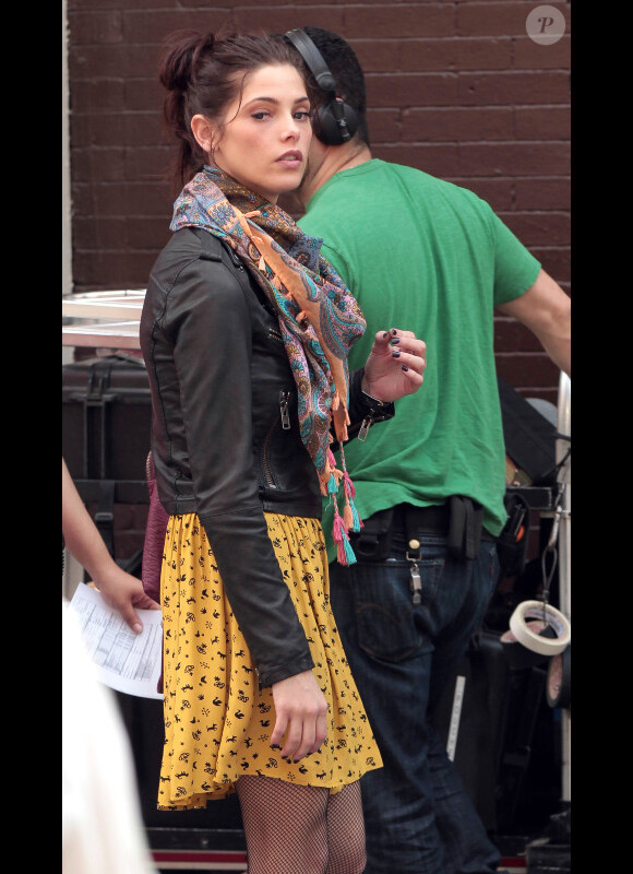 La jolie Ashley Greene, sur le tournage de la série Americana, le vendredi 23 mars à New York.
