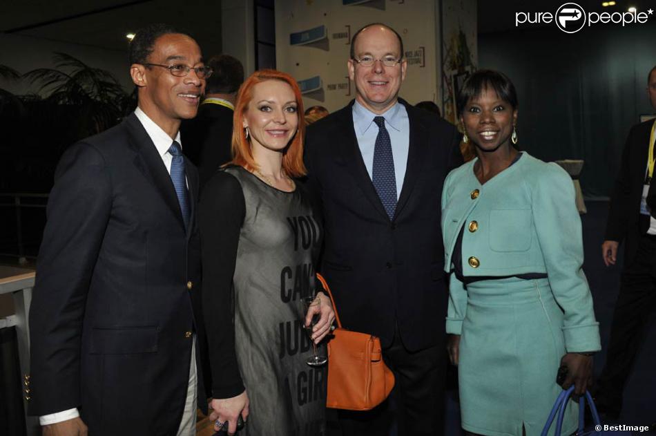 Qui Est Le Compagnon De Surya Bonaly Le prince Albert de Monaco entouré de Marina Anissina et Surya Bonaly à