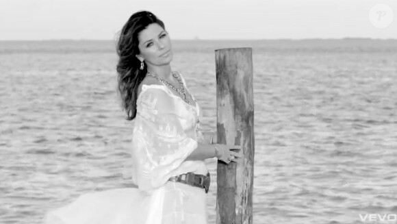 Shania Twain dans le clip Endless Love, mars 2012.
