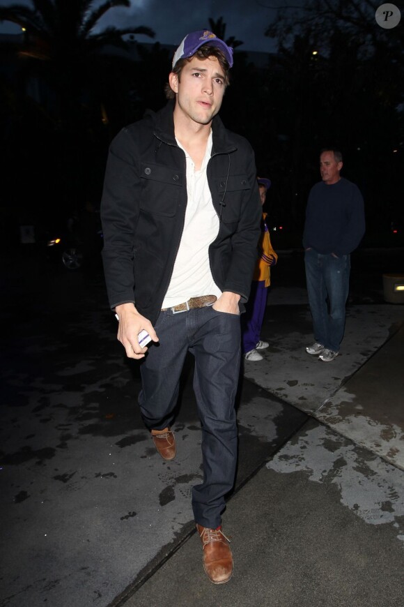 Ashton Kutcher le 25 mars 2012 à Los Angeles