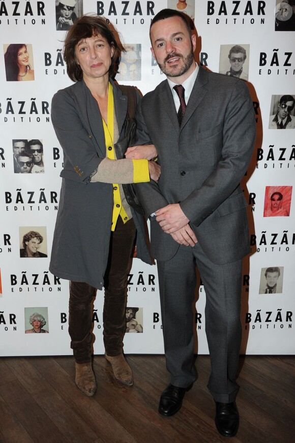 Kate Barry et Thomas Doustaly lors du dîner en l'honneur de Pierre et Gilles, et de la sortie du livre Autobiographie en photomatons, le 29 mars 2012 à Paris