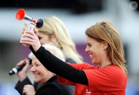C'est parti ! La princesse Beatrice d'York prenait part le 31 mars 2012 à la National Lottery Olympic Park Run, une course de huit kilomètres au village olympique des JO de Londres 2012 inaugurant la piste d'athlétisme et marquant le premier événement officiel sur le site de Stratford.