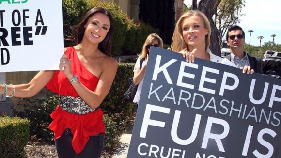 Kim Kardashian : Fan de fourrure, elle fait face à des manifestantes déterminées