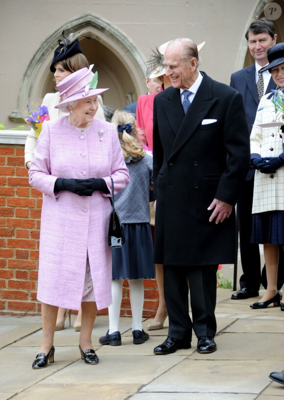 La reine Elizabeth II et son époux le duc d'Edimbourg lors du dimanche de Pâques à Windsor le 8 avril 2012