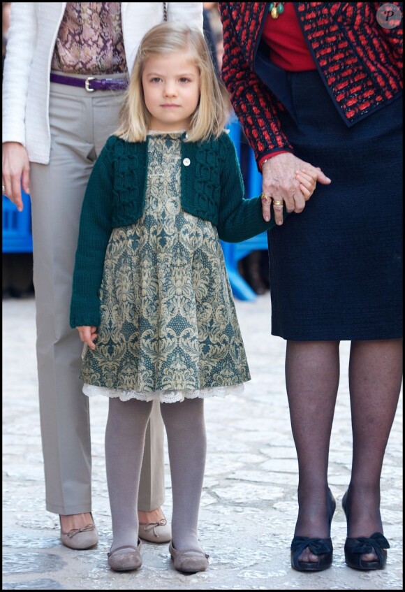 La famille royale d'Espagne assistait le 8 avril 2012 en la cathédrale Santa Maria de Majorque (''La Seu'') à la messe de Pâques conduite par Jesus Murgui.