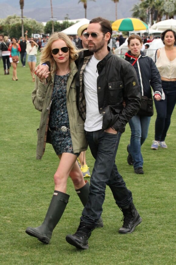 Kate Bosworth et Michael Polish forment un couple stylé pour le premier jour du Festival de Coachella. Indio, le 13 avril 2012.