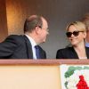 Le prince Albert II de Monaco avec la princesse Charlene au Monte-Carlo Country Club le 16 avril 2012.