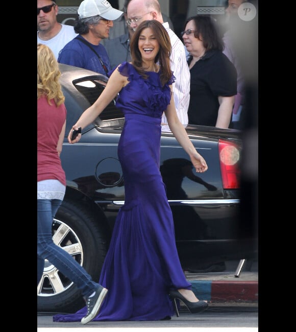 Teri Hatcher en plein tournage de la dernière saison de Desperate Housewives, le 18 avril 2012 à Los Angeles