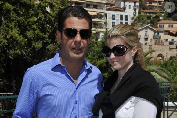 Athina Onassis et son mari Alvaro de Miranda Neto ont posé avant la demi-finale Djokovic-Berdych au Rolex Masters 1000 de Monte-Carlo, à Roquebrune-Cap-Martin, le 21 avril 2012.