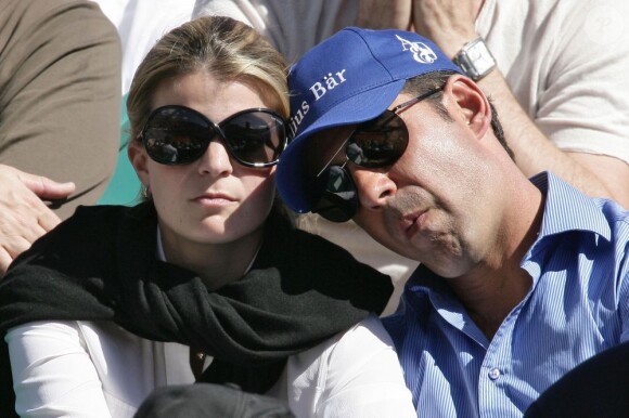 Athina Onassis en toute tendresse avec son mari Doda (Alvaro de Miranda Neto) lors de la demi-finale Djokovic-Berdych au Rolex Masters 1000 de Monte-Carlo, à Roquebrune-Cap-Martin, le 21 avril 2012.