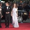 Kate Middleton avec le prince William à la soirée des Baftas organisée à Hollywood en leur honneur, en juillet 2011. La duchesse de Cambridge porte une robe Alexander McQueen.
