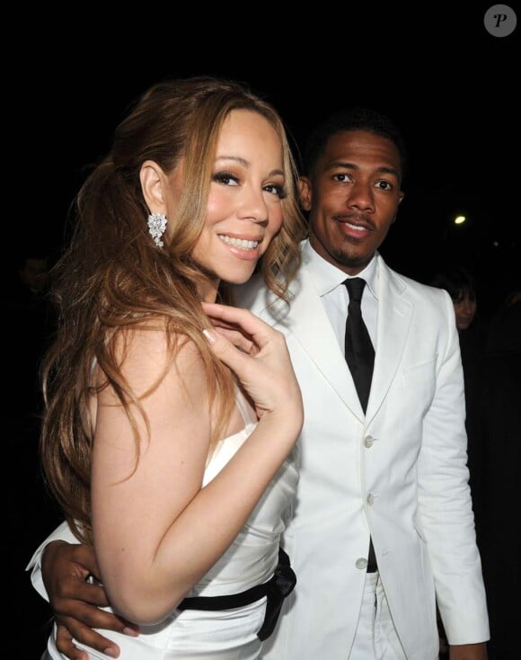 Nick Cannon et Mariah Carey quittent le Plaza Athénée, direction la tour Eiffel, à Paris, le 27 avril 2012.