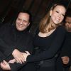 Mariah Carey pose avec le couturier Azzedine Alaïa, à Paris, le 28 avril 2012.