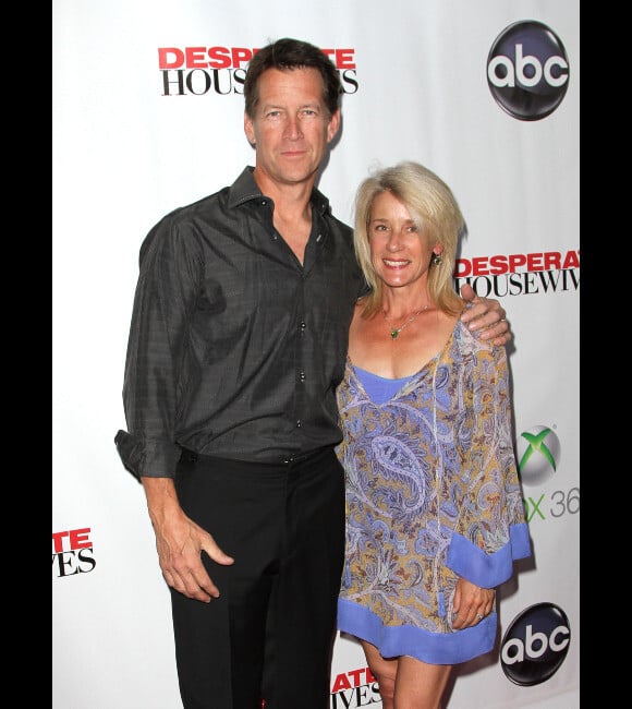 James Denton et sa femme à la soirée organisée pour le grand final de Desperate Housewives, le 29 avril 2012 à Los Angeles