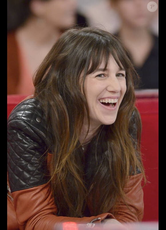 Charlotte Gainsbourg sur le plateau de Vivement dimanche en janvier 2012