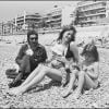 Charlotte Gainsbourg avec ses parents Serge Gainsbourg et Jane Birkin en 1972 à Nice