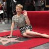 La sublime Scarlett Johansson reçoit une étoile sur le Walk Of Fame à Los Angeles, le 2 mai 2012.