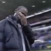 Fabrice Muamba reçoit une véritable ovation lors de son retour dans le stade de Bolton le 2 mai 2012, après avoir été victime d'un arrêt cardiaque en plein match en mars dernier
