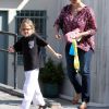 Jennifer Garner va chercher Violet à la sortie de son cours de karaté. 4 mai 2012
