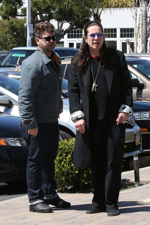 Jack et son père Ozzy Osbourne à Los Angeles, le 1er avril 2012.
