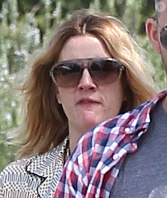 Drew Barrymore, enceinte et fatiguée, se rend à un shooting photo à San Marino, en Californie, le 30 avril 2012