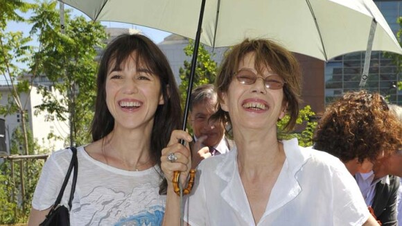 Jane Birkin et Charlotte Gainsbourg : Mère et fille réunies pour chanter Serge