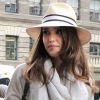 Jessica Alba à New York dans un look d'aventurière moderne le 9 mai 2012