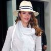 Un look d'aventurière moderne pour la pétillante Jessica Alba à New York. Sac Proenza Schouler, chapeau, la star a brillé !