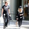 Avril Lavigne et son nouveau compagnon : pause shopping à Paris le 10 mai 2012 pour les tourtereaux