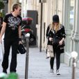  Avril Lavigne et son nouveau compagnon s'offrent un moment de détente à Paris le 10 mai 2012 