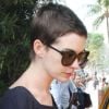 Anne Hathaway fait du shopping à Miami, le 11 mai 2012