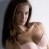 Natalia Andrade, très sensuelle, pose pour la marque de sous-vêtements et de maillots de bain Ritratti