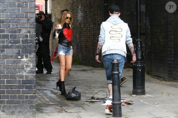 Kylie Minogue à Londres sur le tournage d'un clip mystère, le 20 avril 2012.