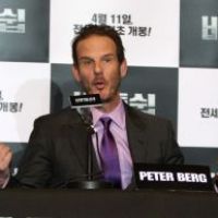 Peter Berg : Le réalisateur de Battleship dérape et insulte un journaliste