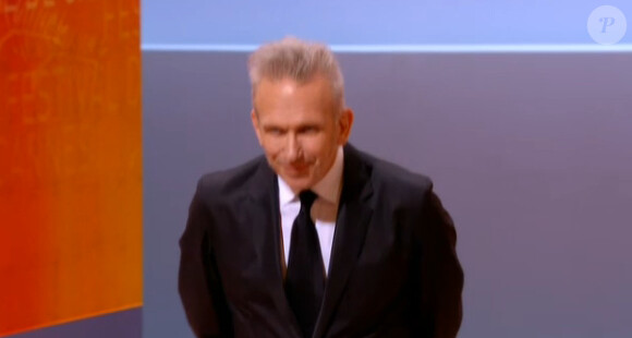 Le styliste Jean-Paul Gaultier, membre du jury, lors de la cérémonie d'ouverture du 65e festival de Cannes le 16 mai 2012