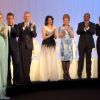 Les membres du jury attendent le président Nanni Moretti lors de la cérémonie d'ouverture du 65e festival de Cannes le 16 mai 2012