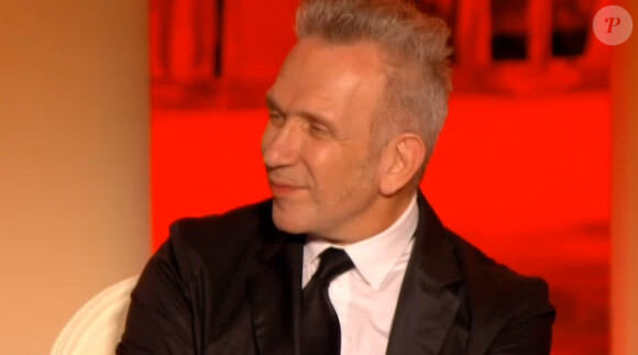 Jean-Paul Gaultier, apprécie grandement la voix de Beth Ditto, lors de la cérémonie d'ouverture du festival de Cannes le 16 mai 2012