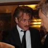 Sean Penn légèrement contrarié le 17 mai 2012 sortant d'un restaurant de Golf Juan quelques instants après Petra Nemcova
