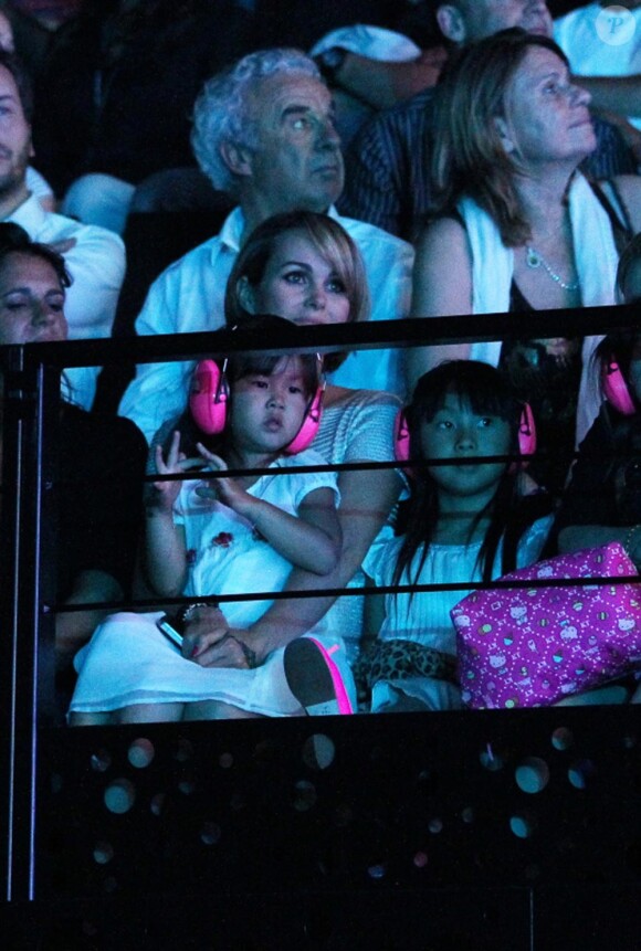 Laeticia et ses filles Jade et Joy assistent au concert de Johnny à l'Arena de Montpellier le 14 et 15 mai 2012.