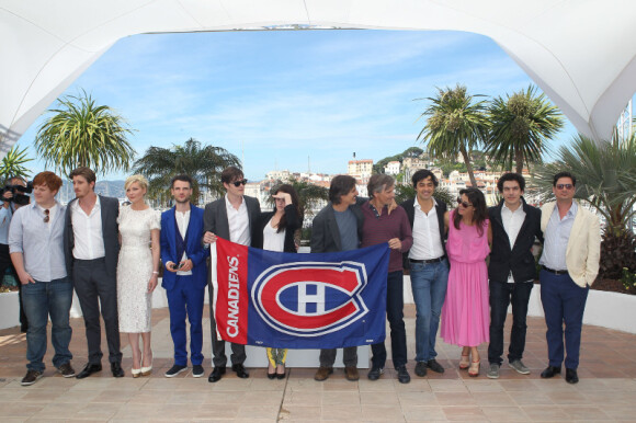 L'équipe réunie lors du photocall du film Sur la route lors du Festival de Cannes le 23 mai 2012
