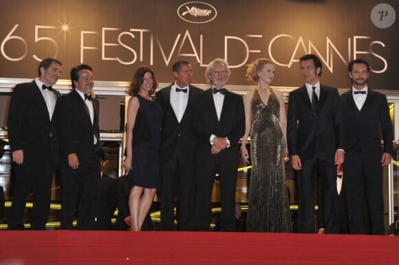 Nicole Kidman et toute l'équipe de Hemingway & Gellhorn sur le tapis rouge du Festival de Cannes. Le 25 mai 2012. Le 25 mai 2012.