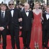 L'équipe du film Renoir, avec Vincent Rottier, Gilles Bourdos, Michel Bouquet, Christa Theret et Thomas Doret lors de la montée des marches pour le film Mud au Festival de Cannes le 26 mai 2012