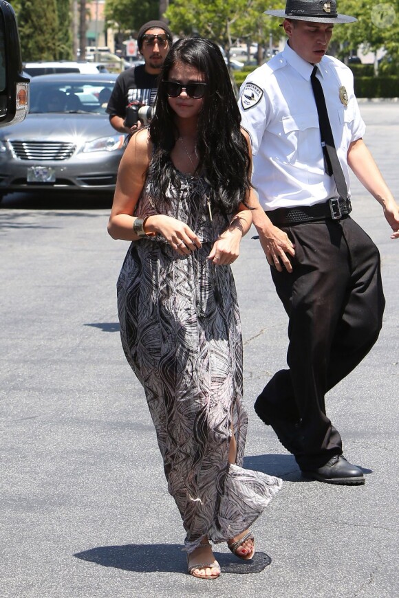 Justin Bieber et Selena Gomez, après la bagarre qui a opposé le chanteur à un photographe, le 27 mai 2012 à Los Angeles