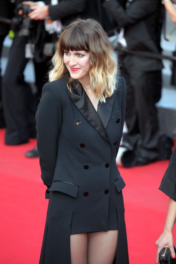 L'animatrice télé Daphné Bürki, représentante de l'élégance française au Festival de Cannes 2012.