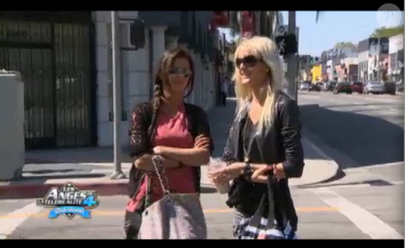 Julia et Marie dans Les Anges de la télé-réalité 4 le mardi 29 mai 2012 sur NRJ 12