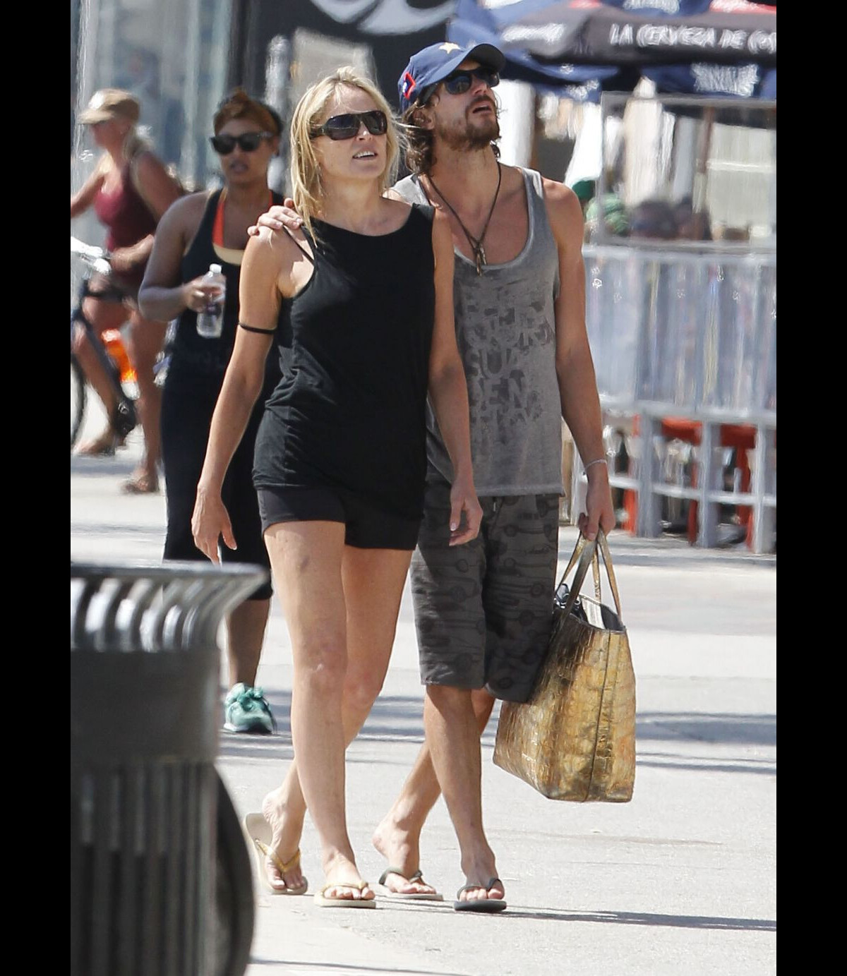 Photo Sharon Stone Et Son Nouvel Amoureux Martin Mica à Venice Beach