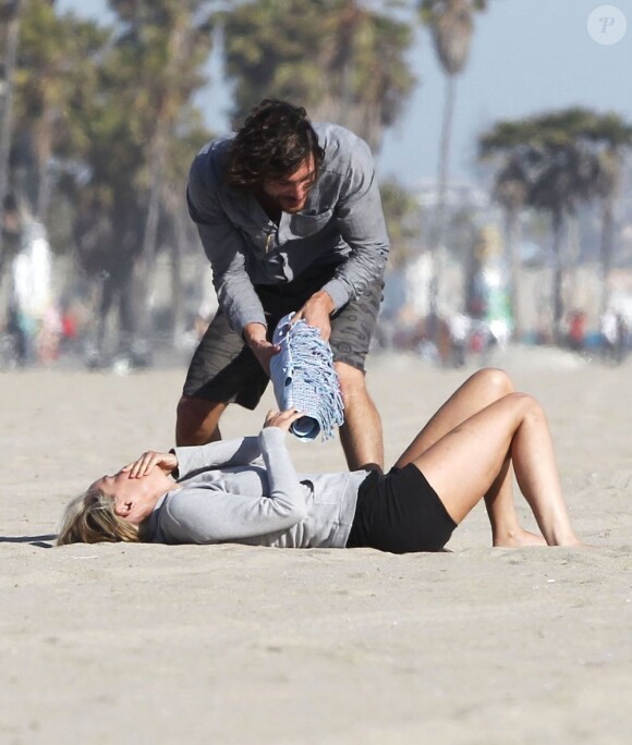 Sharon Stone et son nouvel amoureux Martin Mica à Venice Beach, à Los Angeles le 29 mai 2012