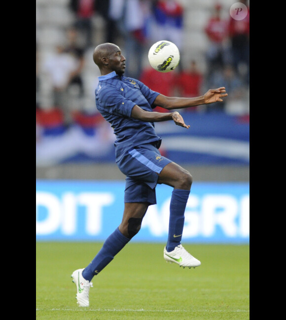 Alou Diarra lors de la victoire de l'équipe de France face à la Serbie (2-0) le 31 mai 2012 à Reims